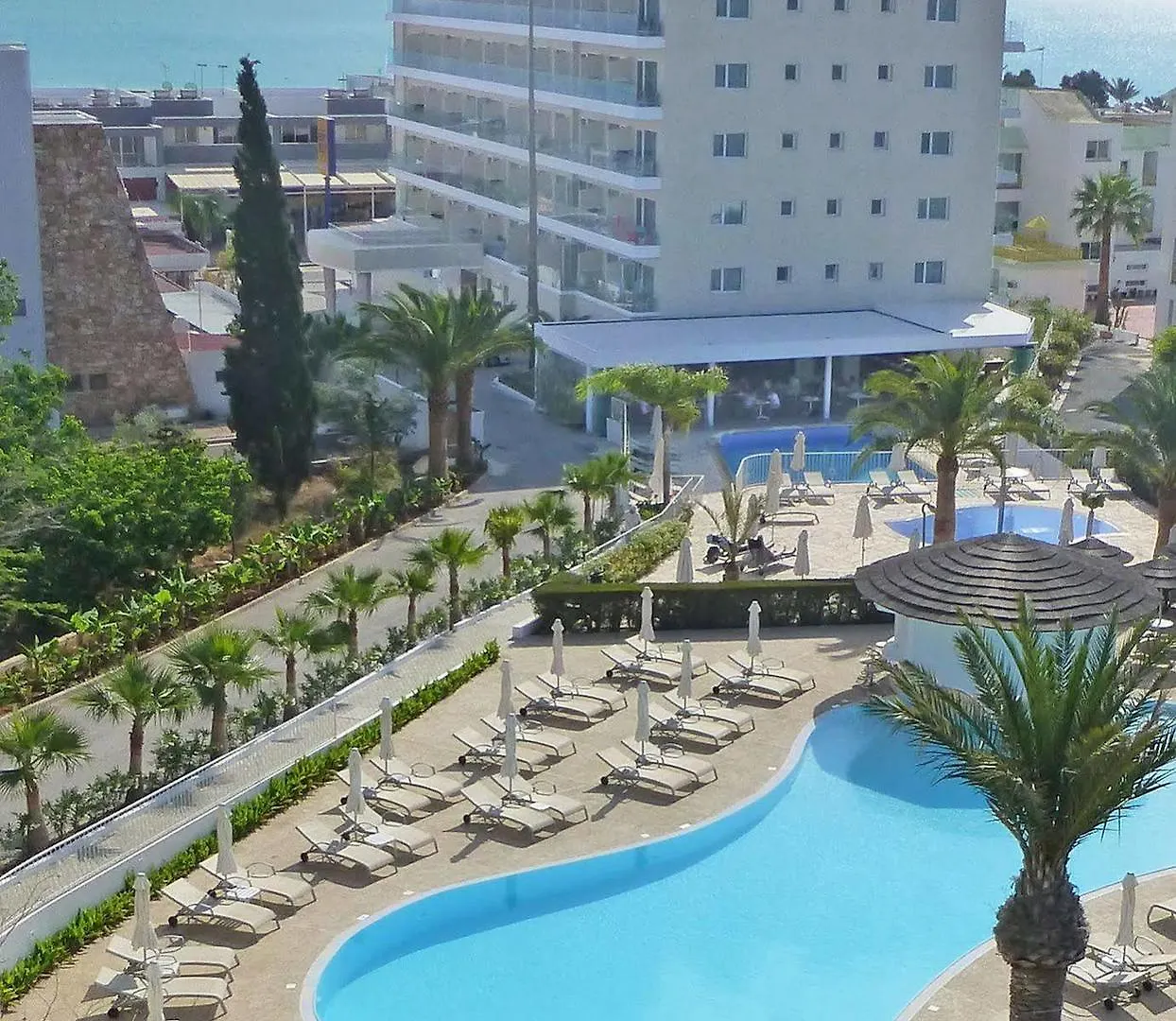 Sunrise Gardens Aparthotel location